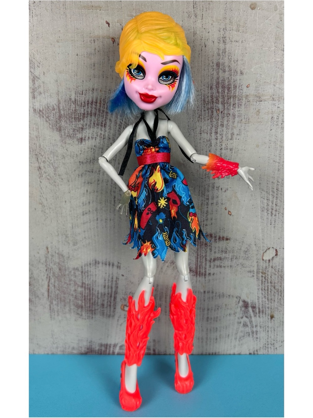 Monster High Inner Monster Fearfully Fiesty Outfit w/ Ghoulia Yelps Doll
